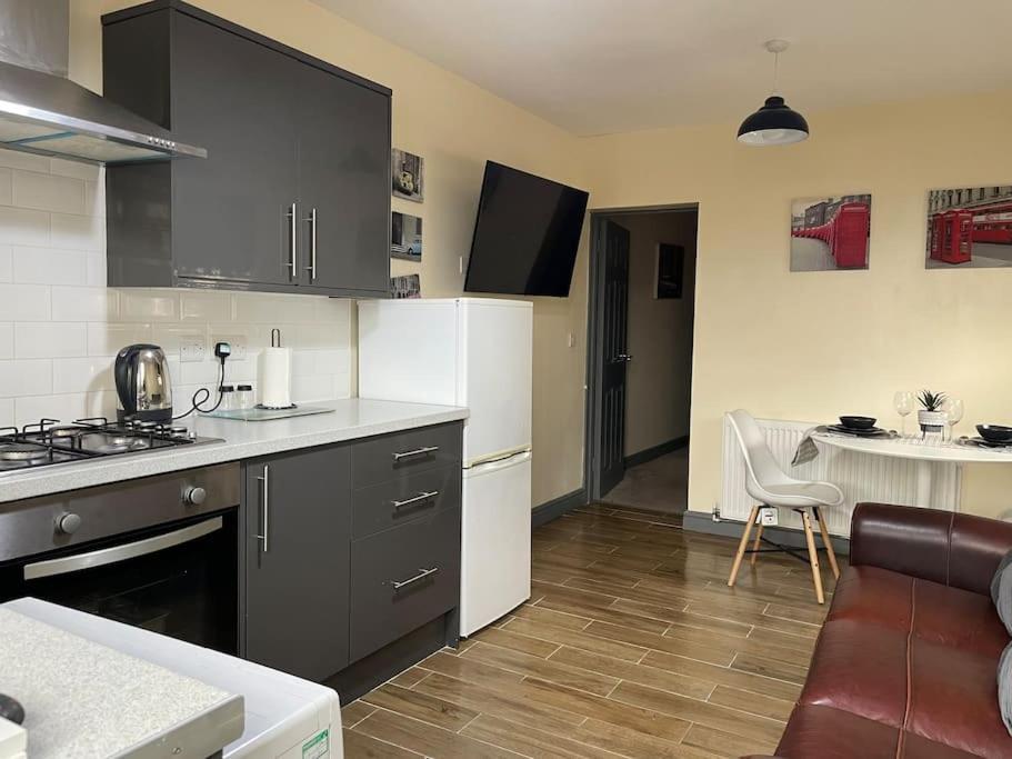 Modern 2 Bedroom Apartment In Derby City Centre Εξωτερικό φωτογραφία
